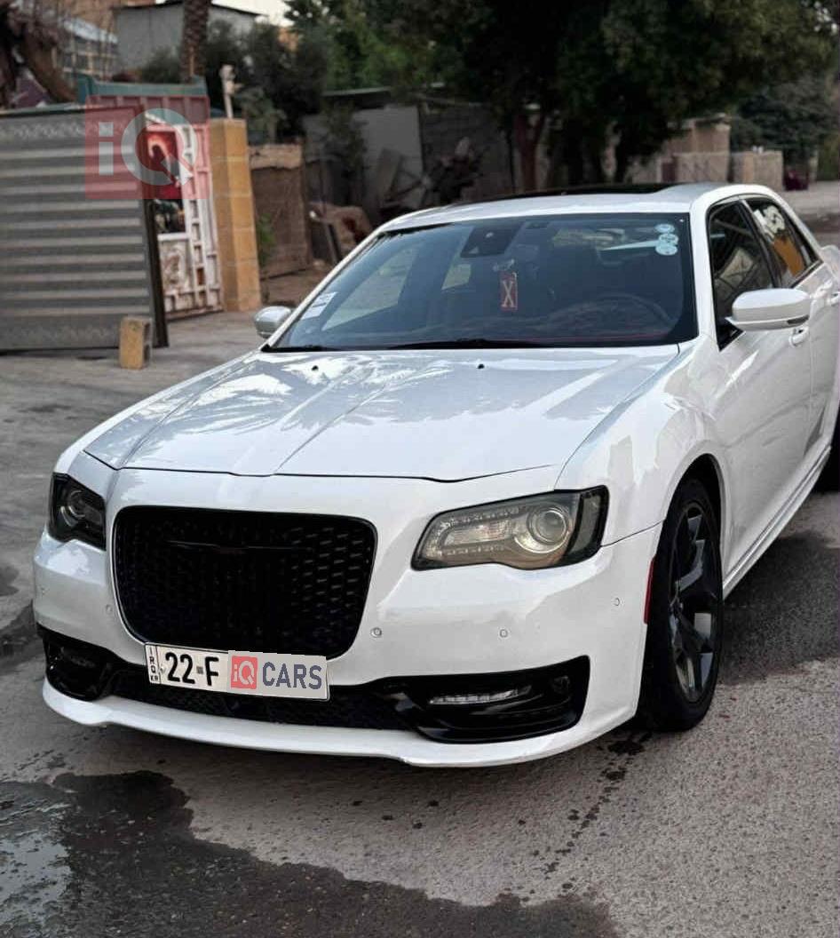 کرایسلەر 300